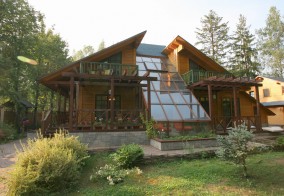 Три дома Олега Карлсона, или Форма, продиктованная сутью